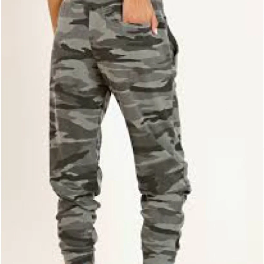 SPLENDID •  Green Camouflage Sweat Pants • Med • - Picture 12 of 12